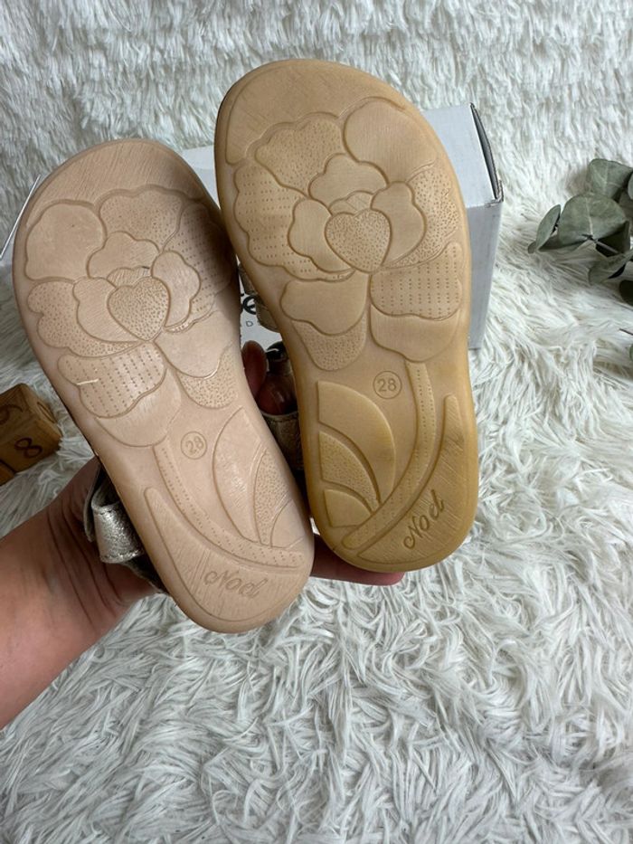 Paire de sandales Noël kids taille 28 - photo numéro 5