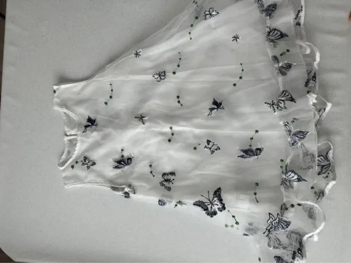 Robe fille 5 à 6 ans - photo numéro 2