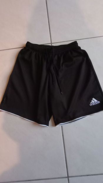Short Adidas taille S