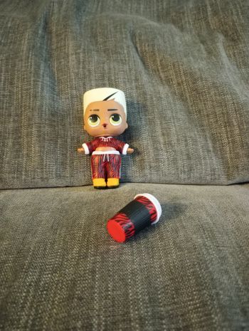 Poupée lol surprise