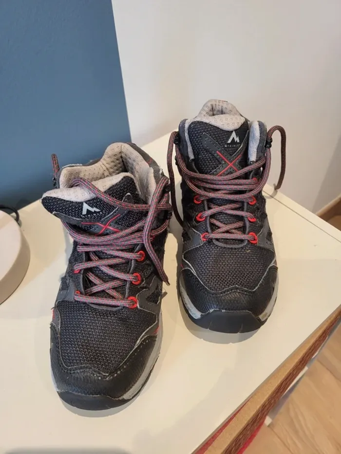 Chaussures de randonnée Mc Kinley taille 30