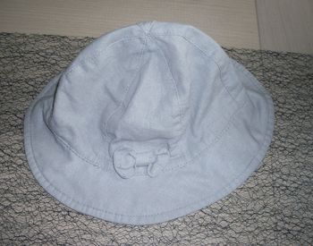 chapeau / bob tape à l'oeil 18/23 mois état neuf