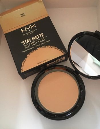 Fond de teint poudre NYX Medium neuf