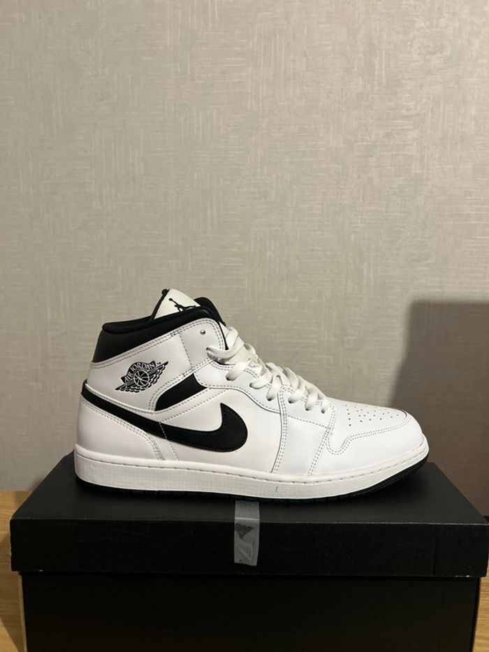 Sneakers Air Jordan 1 MID grande taille 47.5