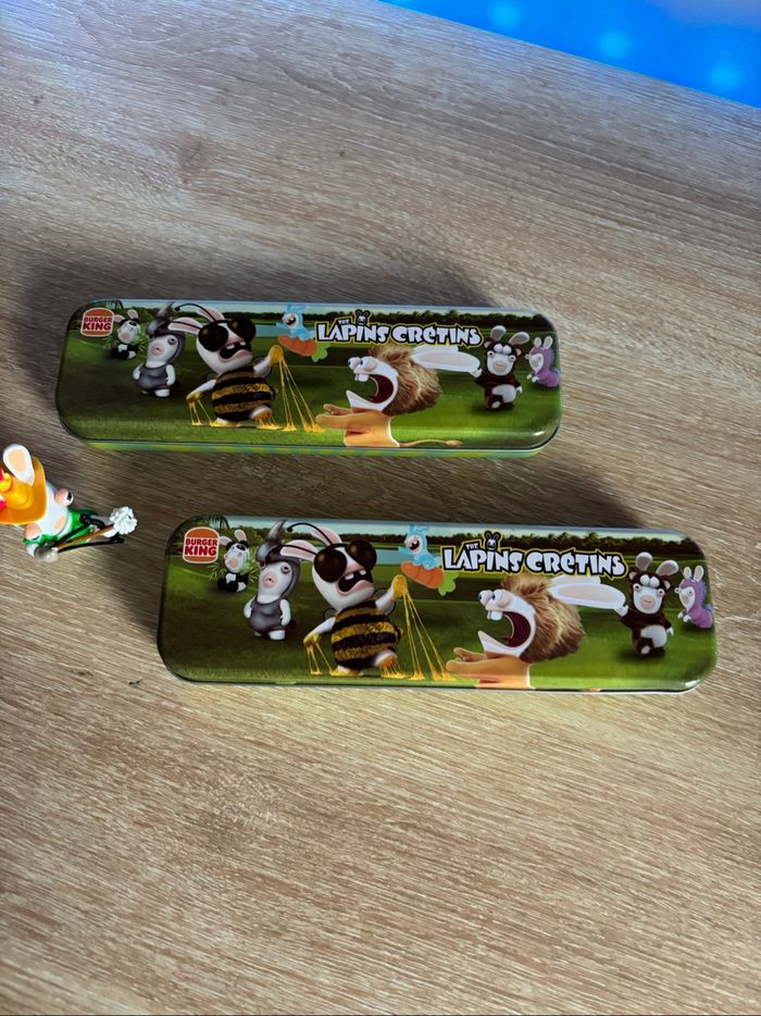 Lot lapin cretins 2 boîtes metal Burgeur King et figurine - photo numéro 2
