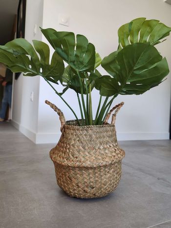 Plante artificielle Monstera 60 cm + panier en osier