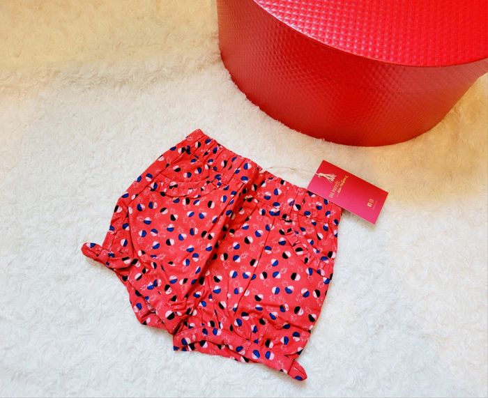 Joli short rouge fille 9 mois
