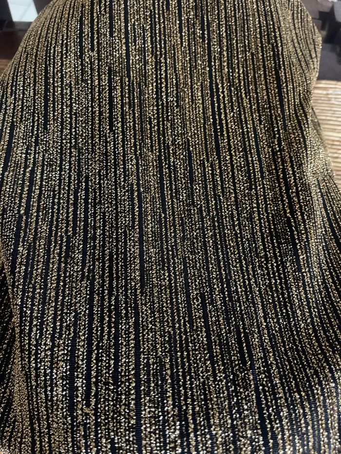 Robe à paillettes dorées - photo numéro 2