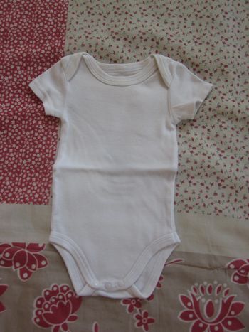 Body manches courtes blanc 3 mois
