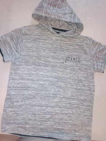 Tte shirt avec capuche liberto 14 ans