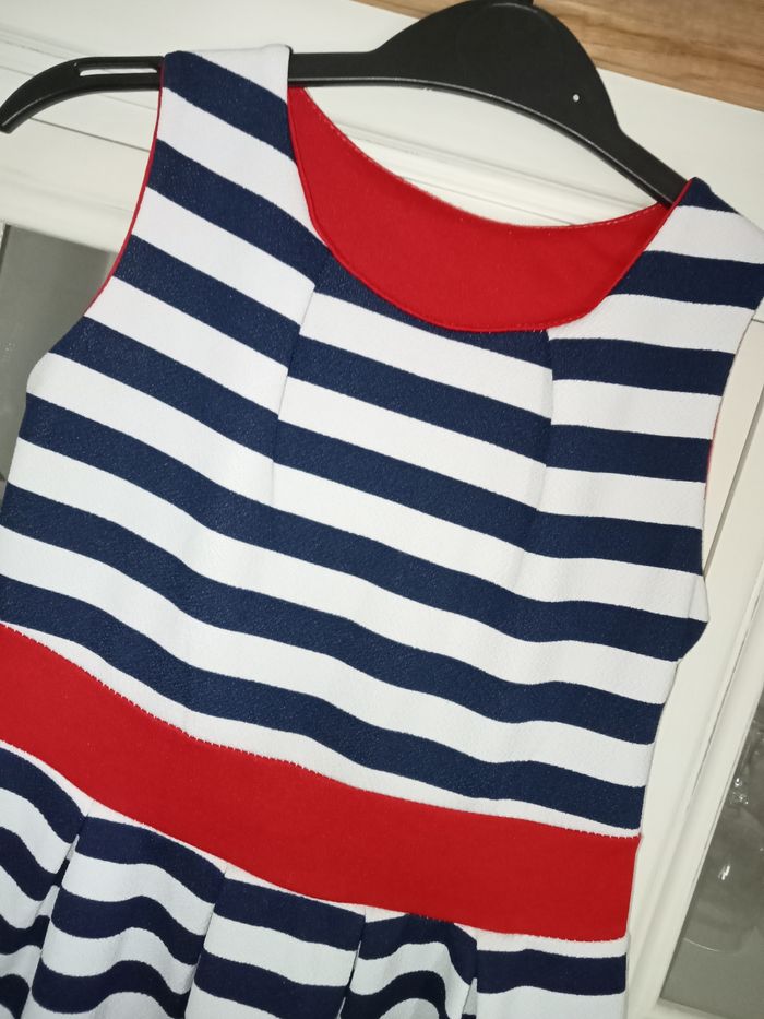 Petite robe marinière tricolore excellent état taille 6 ans 👗🍓 - photo numéro 3