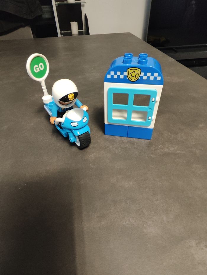 Lego Duplo Moto Police - photo numéro 2