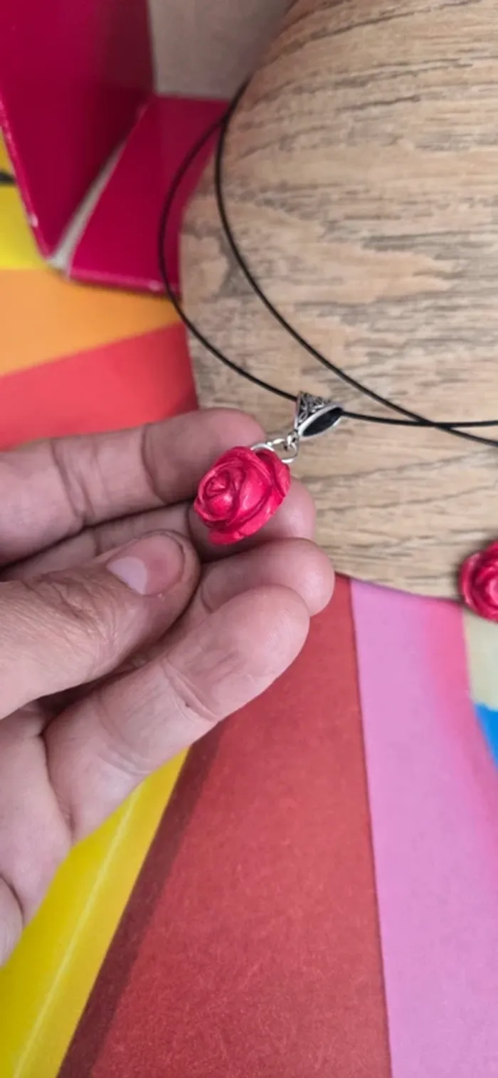 Collier petite rose rouge Fimo neuf - photo numéro 5