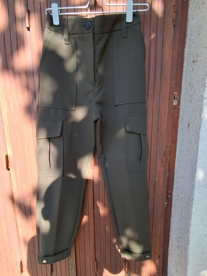 Pantalon cargo Bershka kaki taille 38 - photo numéro 2