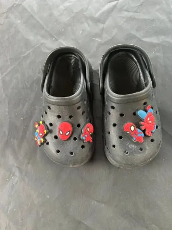 Croc Spiderman taille 25/26