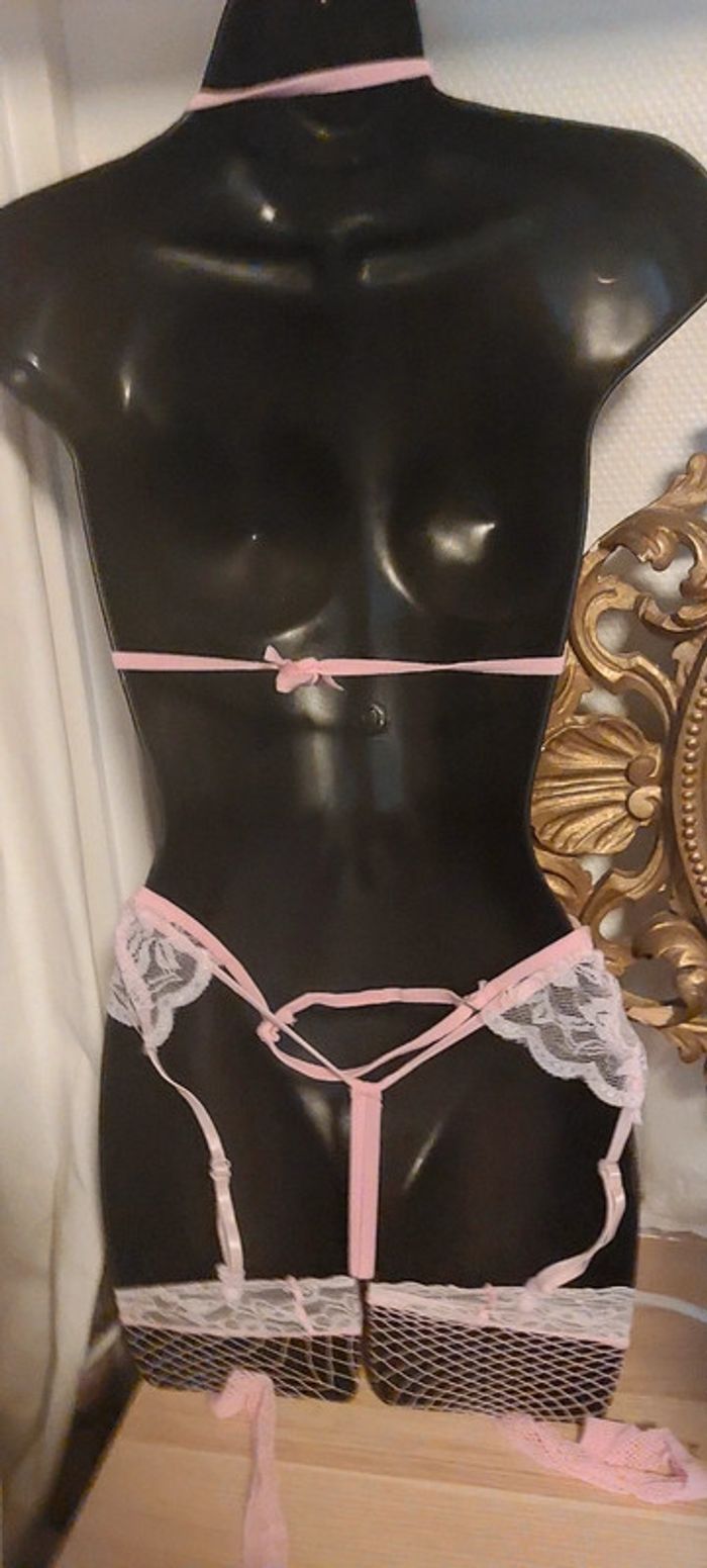 Ensemble de lingerie neuf - photo numéro 5