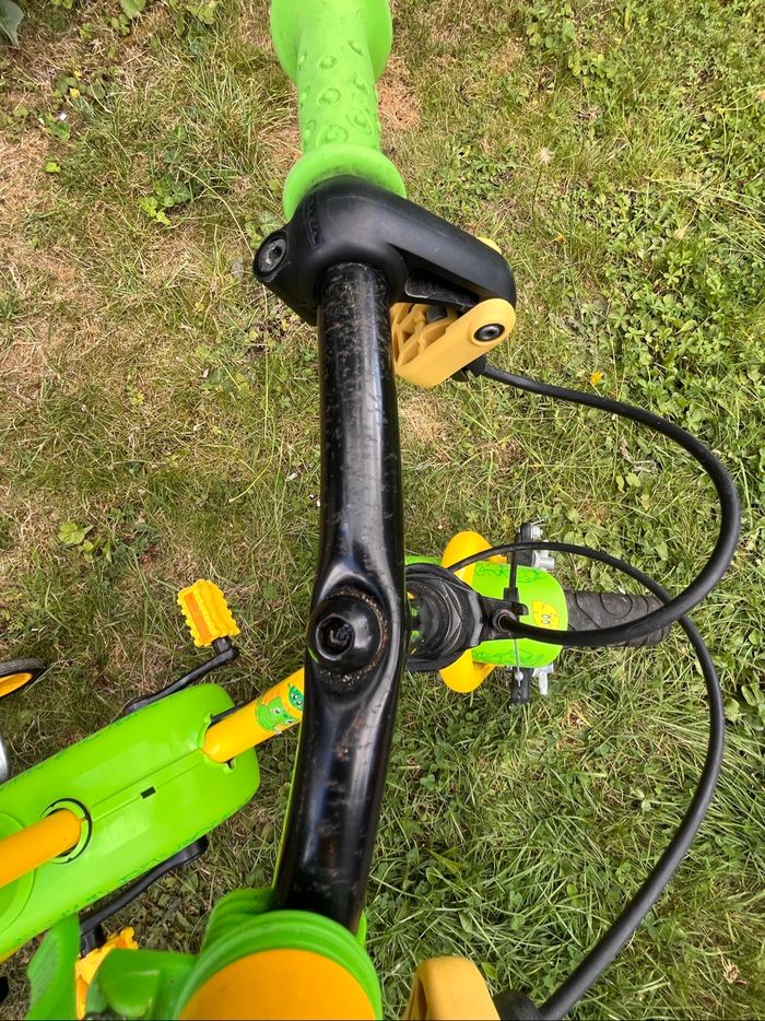 Vélo 14 pouces + petites roues amovibles - photo numéro 4