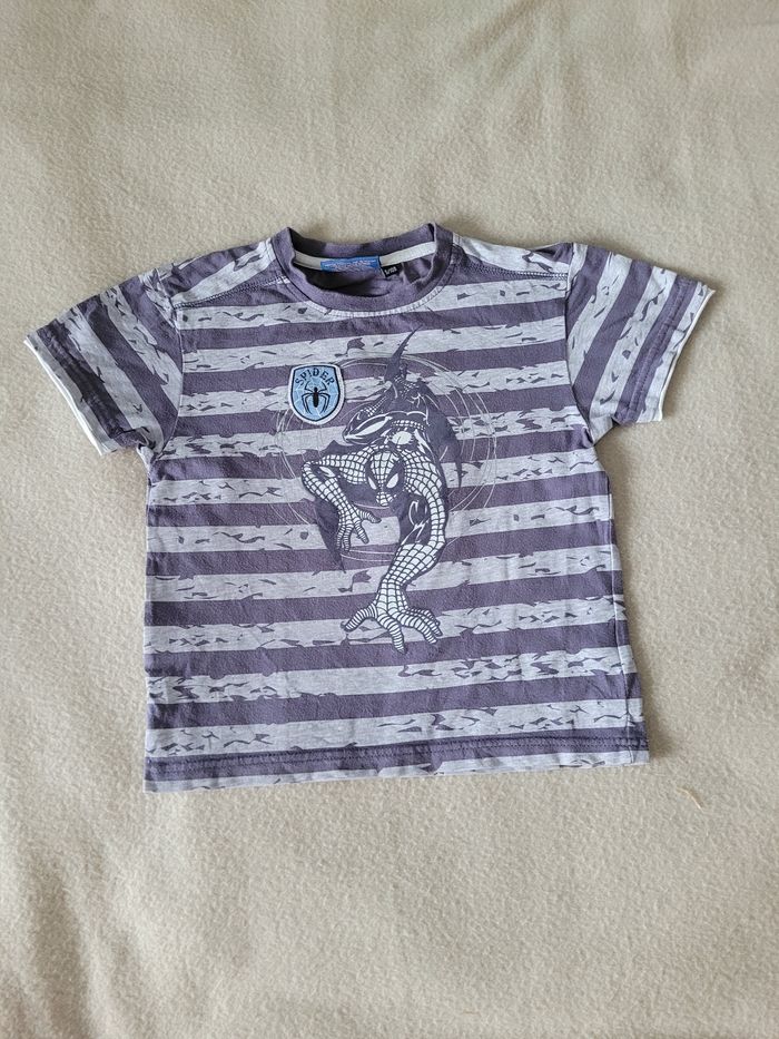 T-shirt 5 ans 108 cm spiderman