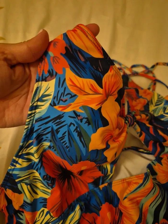 Maillot de bain à grosses fleurs - photo numéro 3