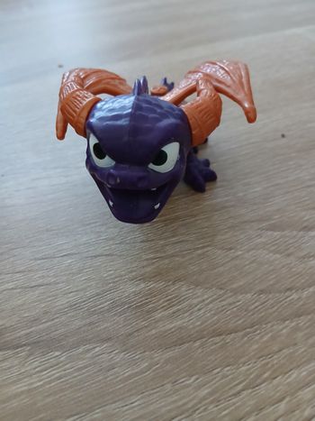 Figurine dragon