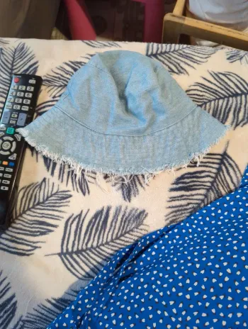 Chapeau / bob en jean