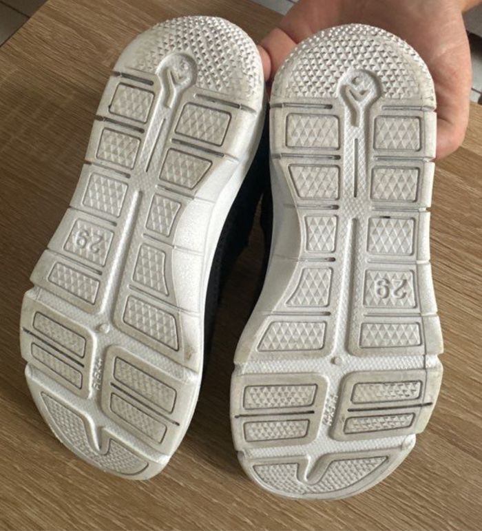 Baskets noires enfant T 29 - photo numéro 5