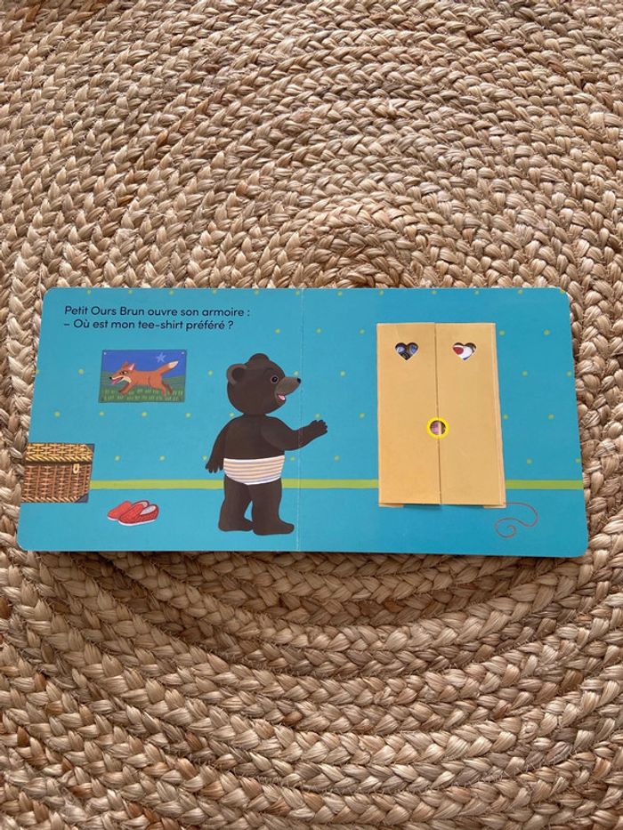 Livre Petit ours brun s’habille tout seul - photo numéro 4