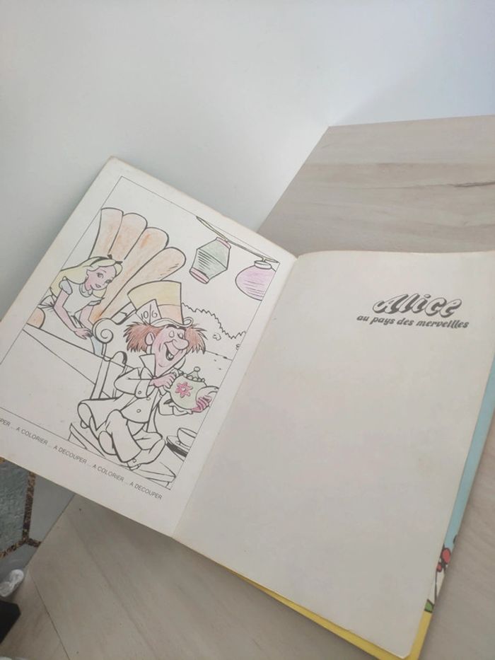 Livre Alice au pays des merveilles bande dessinée du film Walt Disney GDL vintage - photo numéro 3
