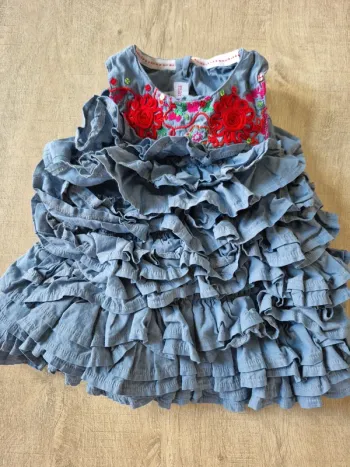Robe à froufrou