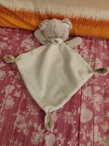 Doudou ours blanc beige tex
