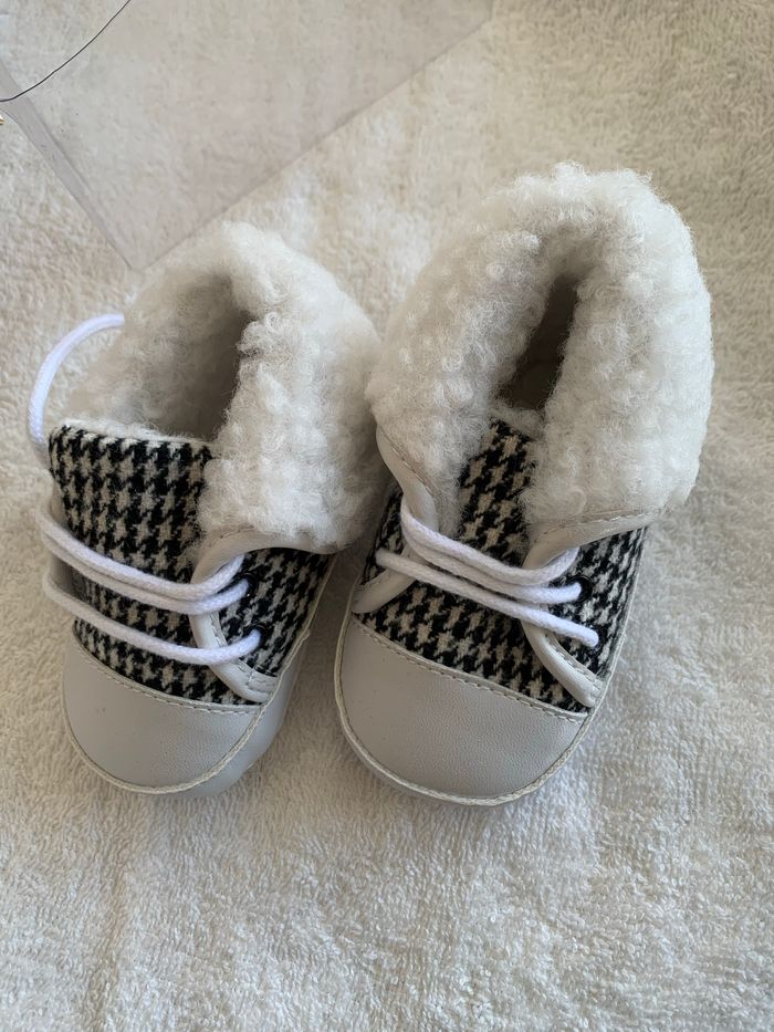 Petites chaussures - photo numéro 2