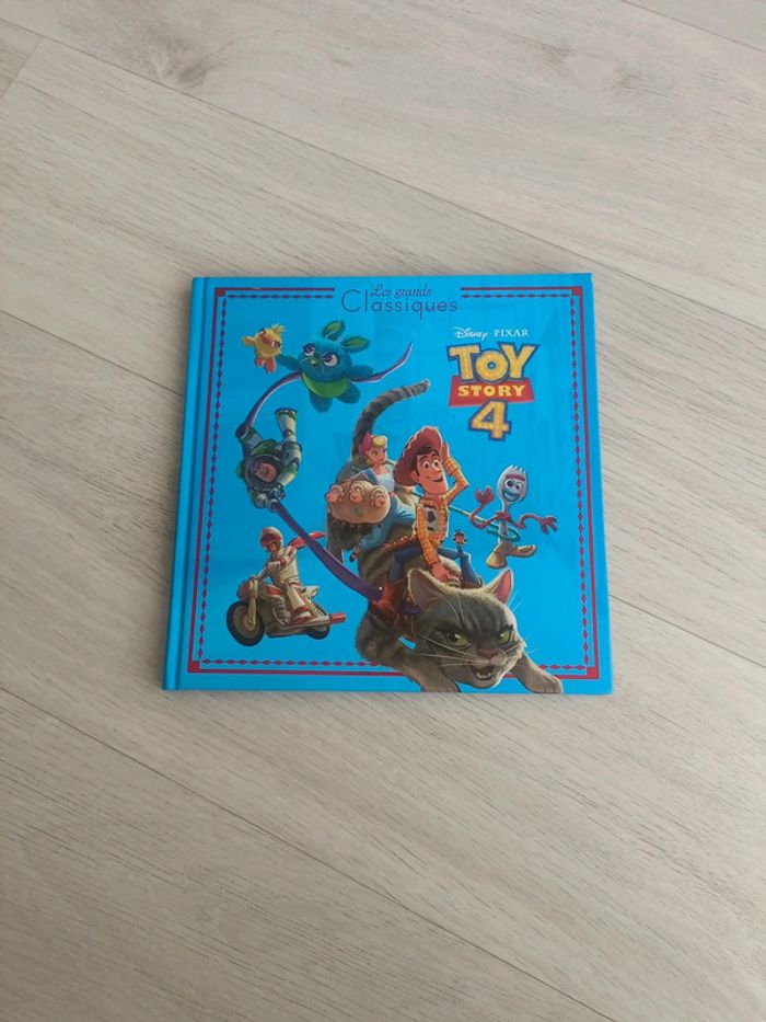 Livre Disney Pixar tous story 4