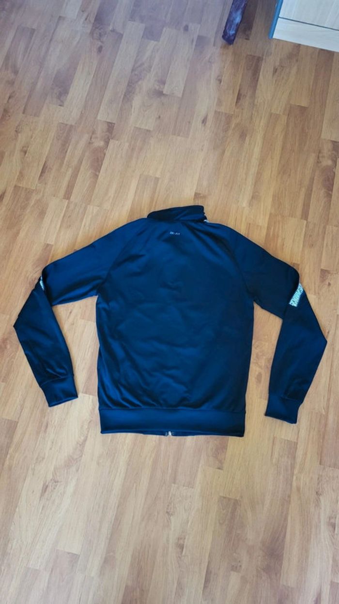 Veste nike excellent état - photo numéro 2