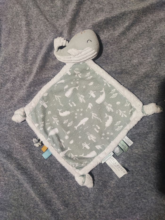 Doudou baleine little dutch