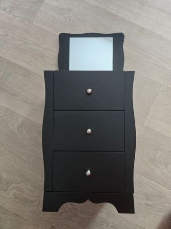 Meuble pour bijoux 