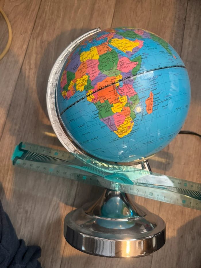 globe terrestre lumineux diamètre 20 cm environ - photo numéro 4