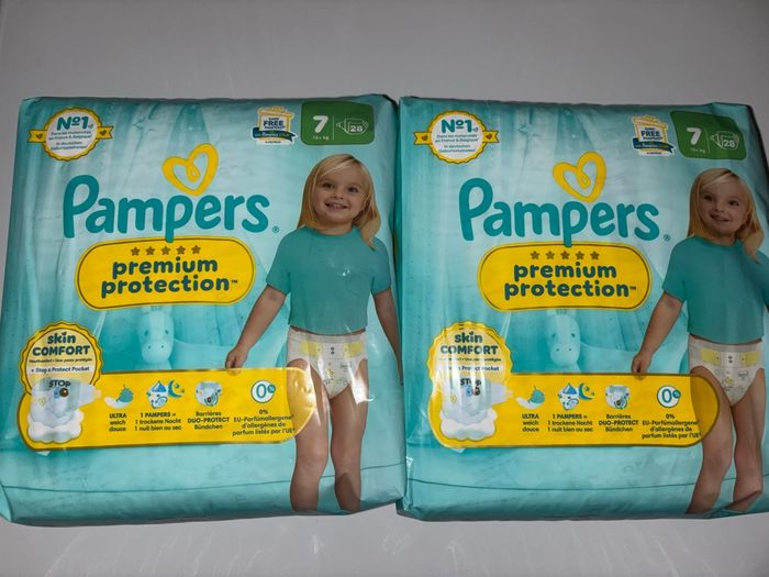 2 paquets couches Pampers premium taille 7 neuf