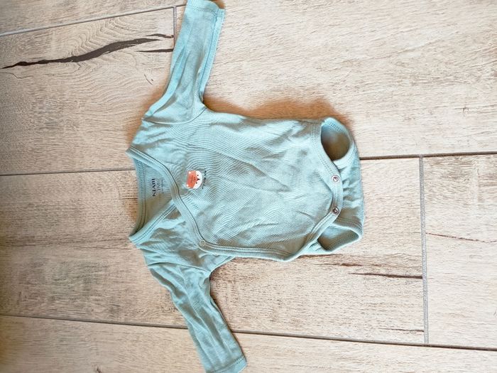 Lot 4 bodies 1mois - photo numéro 4