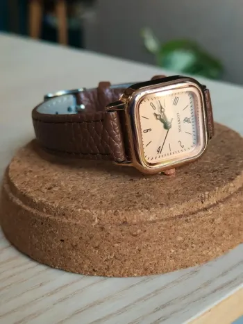 Montre carrée marron, doré, style vintage rétro