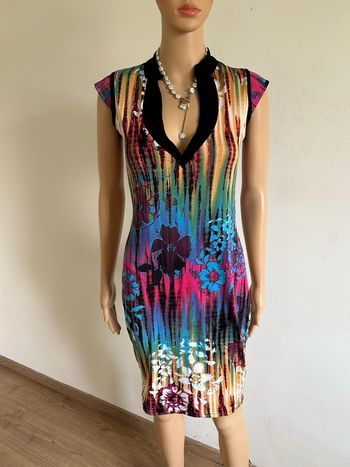 Robe multicolore à manches courtes Jus d’Orange taille 36 état satisfaisant (avec défaut)