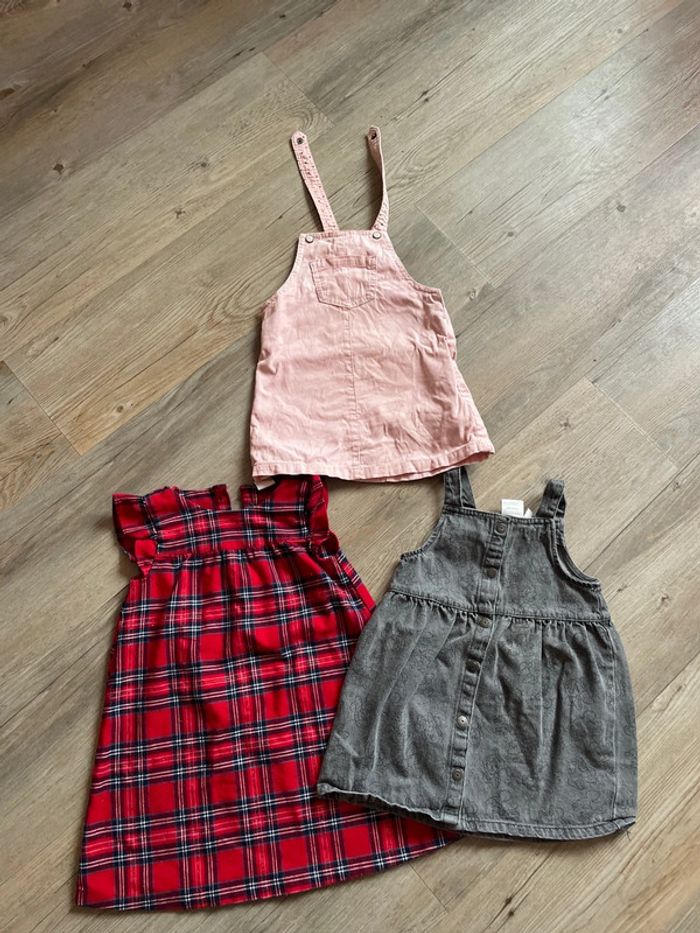 Lot belle robe 24 mois