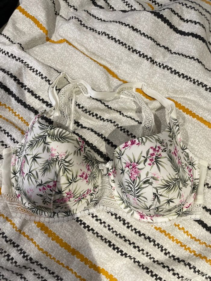 Soutien gorge fleuri