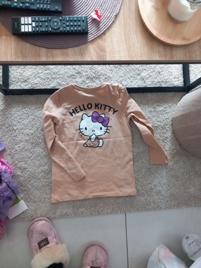 Magnifique t-shirt manches longues hello kitty 6/7 ans - photo numéro 4