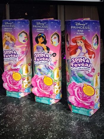 Lot 3 boîtes 11 articles avec poupée. Raiponce.ariel et jasmine.neuves.  30 % avec code remise