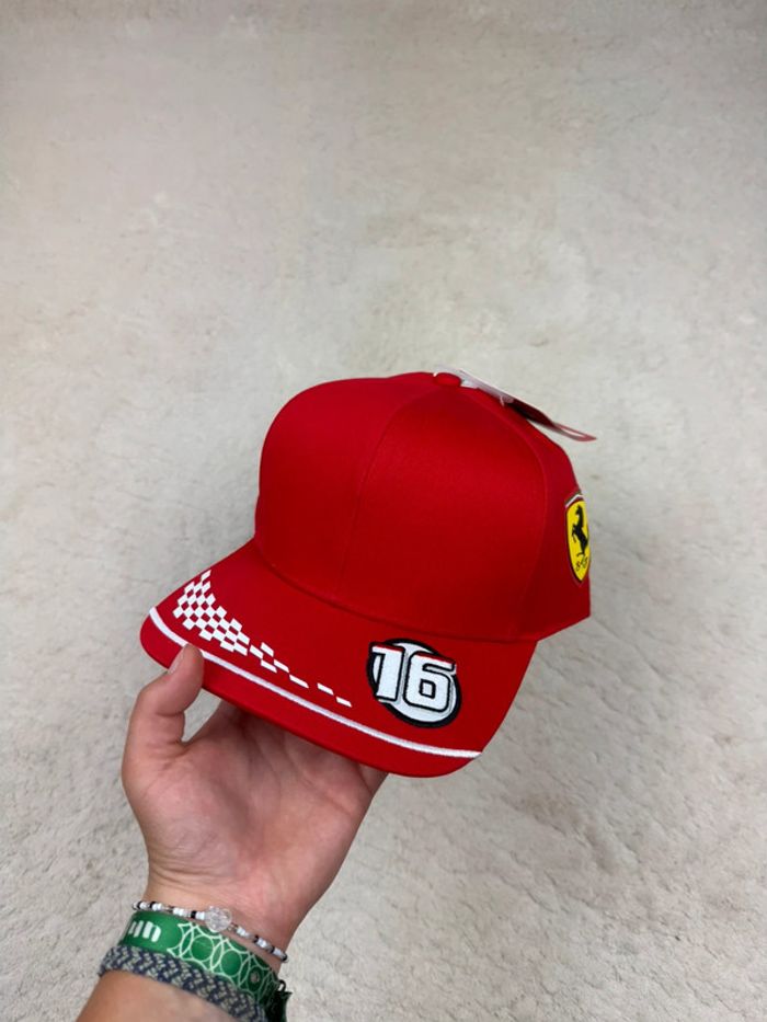 Casquette Puma Ferrari F1 16 Charles Leclerc Rouge Neuve