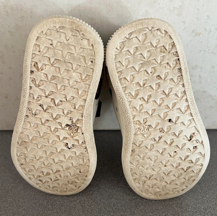 Paire de baskets à scratchs pointure 22 Charlie and friends - photo numéro 7