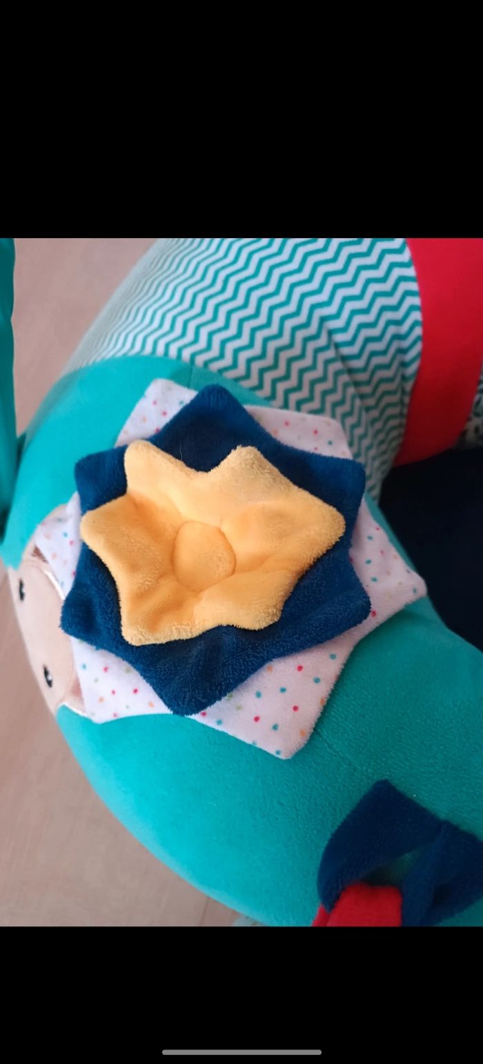 Siège d'éveil "Seat and play" de Sophie la girafe - photo numéro 3