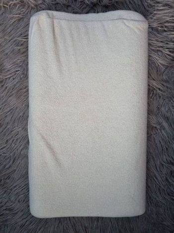 Oreiller à mémoire de forme avec housse de rangement