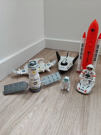 Loup de 7 pièces astronaute