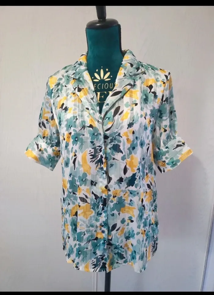 Blouse manches courtes ou chemisier